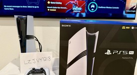 Mint
													PlayStation 5 Pro (2024) - White, 2 TB, photo 2 of 7