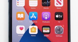 Good
													Apple iPhone 11 Pro Max - Unlocked, Green, 64 GB, A2161, photo 1 of 2