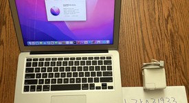 Good
													MacBook Air 2017 - 13" - I5, Silver, 128 GB, 8 GB, photo 1 of 10