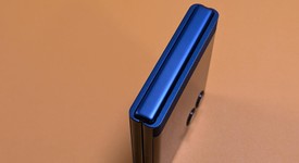 Mint
													Motorola Razr (2025) - Unlocked, Blue, 256 GB, 8 GB, photo 5 of 12