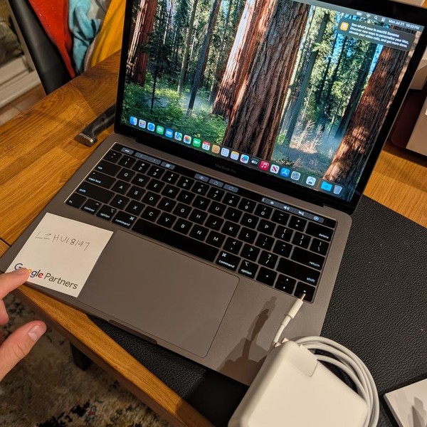 MacBook Pro 2018 (With Touch Bar) - 13 inch - 256 GB, Silver, 16 GB, Intel Core i5