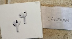 New
													Apple AirPods Pro 3, photo 1 of 4