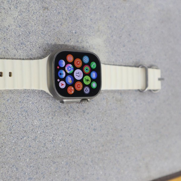 Apple Watch Ultra 49mm - Unlocked, Titanium, A2622