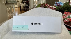 New
													Apple Watch SE 3rd Gen 44mm - Unlocked, Midnight, A3328 - Cellular, photo 1 of 3