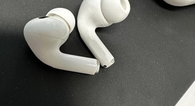 Used
													Apple AirPods Pro 2nd Gen - Lightning, photo 2 of 6