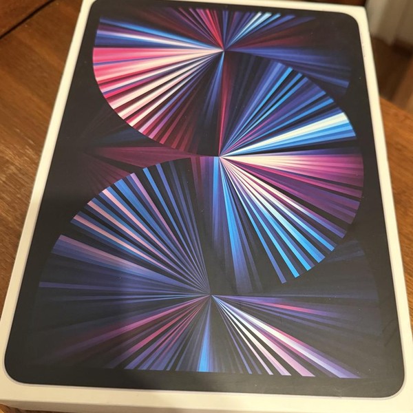Apple iPad Pro 11 inch 3rd Gen 2021 - Unlocked, 256 GB, Silver