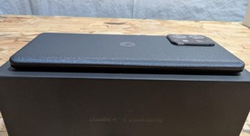 Mint
													Motorola Edge Plus (2023) - Unlocked, Black, 512 GB, 8 GB, photo 5 of 7