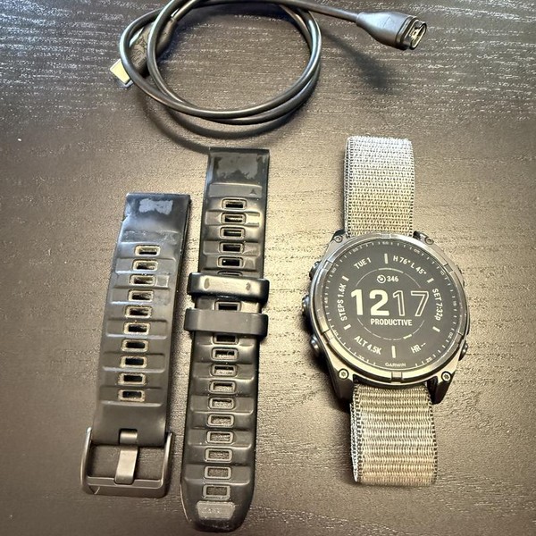 Garmin Fenix 8 - Carbon, SOLAR