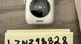 Good
													Apple Watch SE 2nd Gen 40mm - Starlight, A2722 - GPS, Aluminum, photo 3 of 9