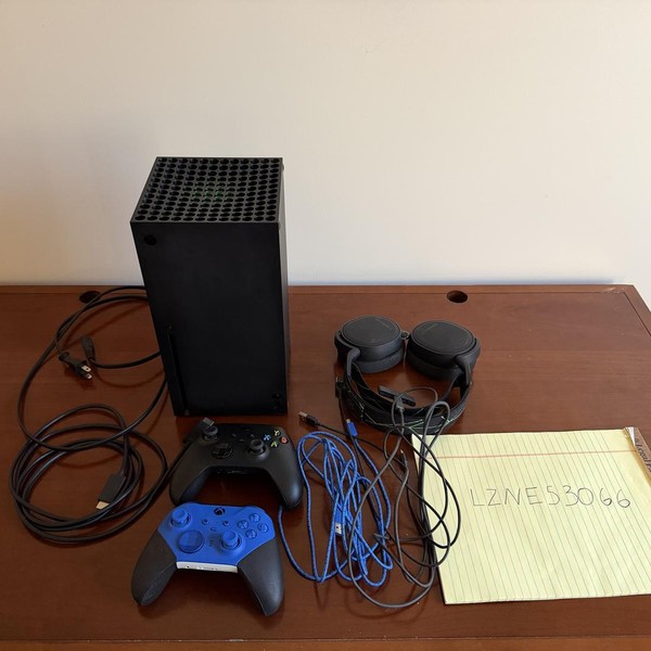 Xbox Series X (2020) - 1 TB, Black, standard