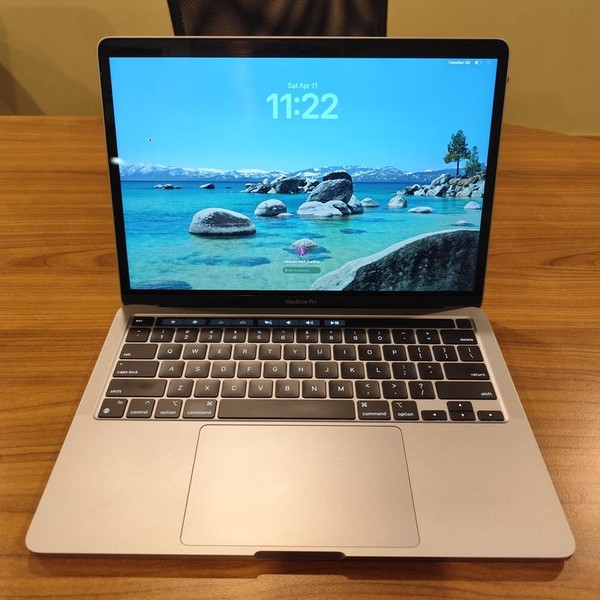 MacBook Pro 2022 - 13 inch - 256 GB, Gray, 16 GB, Apple M2