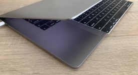 Good
													MacBook Pro 2018 (With Touch Bar) - 15" - I7, Gray, 256 GB, 16 GB, photo 2 of 10