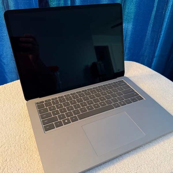 Microsoft Surface Laptop Studio - 1 TB, Platinum, 32 GB, Intel Core i7