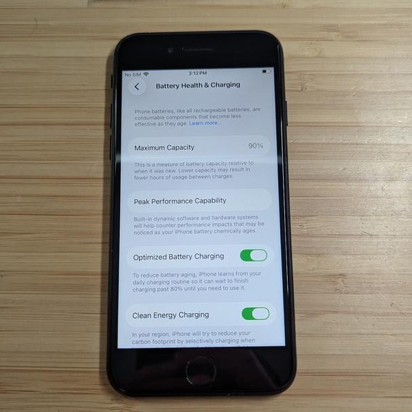 Apple iPhone SE 3rd Gen 2022 - Unlocked, 128 GB, Midnight, A2595