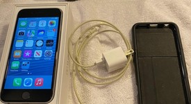 Mint
													Apple iPhone 6S - Unlocked, Grey, 64 GB, A1633, photo 2 of 8