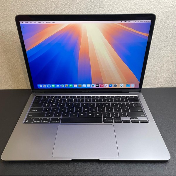 MacBook Air 2020 - 13 inch - 256 GB, Gray, 8 GB, Apple M1