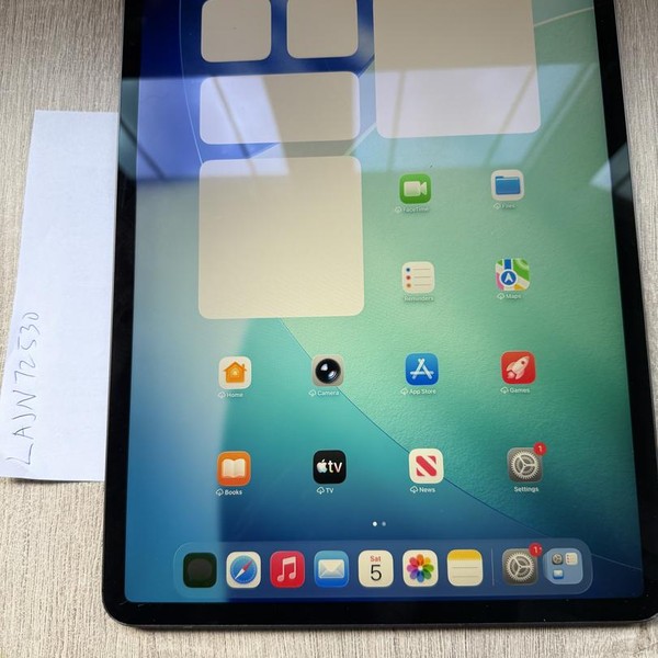 Apple iPad Pro 12.9 inch 4th Gen 2020 - Unlocked, 128 GB, Gray, A2069