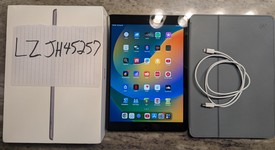 Good
													Apple iPad 9th Gen - Wi-Fi, Gray, 64 GB, A2602, photo 1 of 8