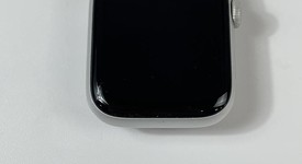 Good
													Apple Watch SE 1st Gen 44mm - Unlocked, Silver, A2354 - Cellular, Nike, photo 3 of 8