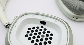 Used
													Apple AirPods Max - Green, photo 2 of 9