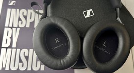 Used
													Sennheiser Momentum 4 - Black, photo 1 of 9