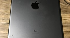 Good
													Apple iPad 7th Gen - Unlocked, Gray, 128 GB, A2200, photo 3 of 7