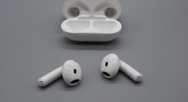 Used
													Apple AirPods Pro 2 - USB-C, photo 2 of 5