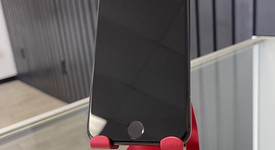 Fair
													Apple iPhone SE 2nd Gen 2020 - Unlocked, Black, 64 GB, A2275, photo 4 of 9