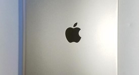 Mint
													Apple iPad 5th Gen - Unlocked, Silver, 32 GB, A1823, photo 3 of 5