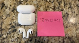 Used
													Apple AirPods 4th Gen - Active Noise Cancellation, photo 1 of 2