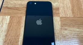 Fair
													Apple iPhone SE 3rd Gen 2022 - Unlocked, Midnight, 64 GB, A2595, photo 2 of 3