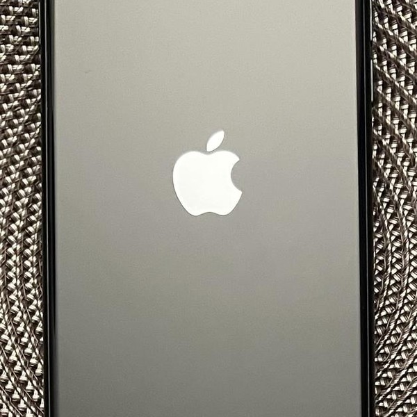 Apple iPhone SE 3rd Gen 2022 - Unlocked, 128 GB, Midnight, A2595