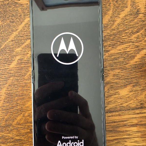 Motorola Razr (2024) - Unlocked, 256 GB, Sand, 8 GB