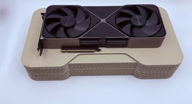 Used
													Nvidia GeForce RTX 5080 Founders Edition - 900-1G144-2545-000, photo 5 of 6