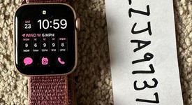 Good
													Apple Watch SE 1st Gen 40mm - Unlocked, Gold, A2353 - Cellular, Aluminum, photo 1 of 4