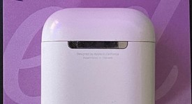 Used
													Apple AirPods 2nd Gen - Lightning Case, photo 3 of 5