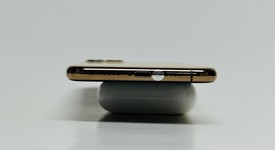 Mint
													Apple iPhone 11 Pro Max - Unlocked, Gold, 256 GB, A2161, photo 5 of 9