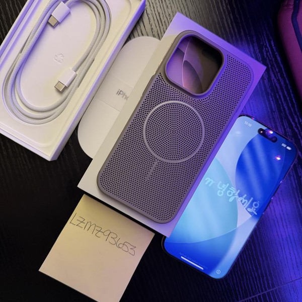 Apple iPhone 16 Pro - Unlocked, 256 GB, Desert, A3083