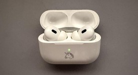 Used
													Apple AirPods Pro 2 - Lightning, photo 3 of 9