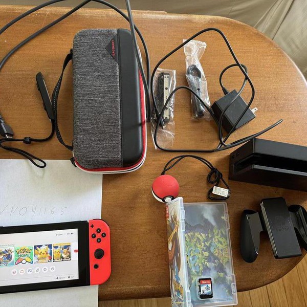 Nintendo Switch - 32 GB, Red & Blue