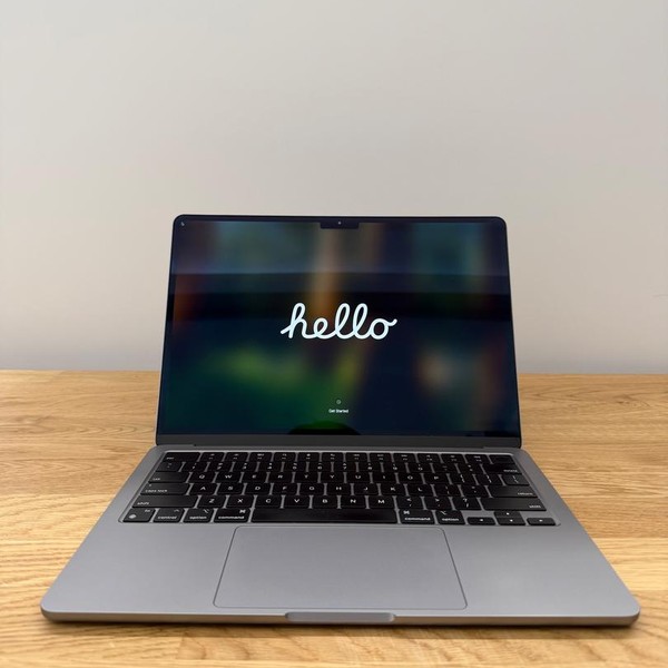 MacBook Air 2024 (M3) - 13 inch - 256 GB, Gray, 8 GB, Apple M3, 8-core GPU