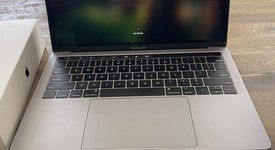 Good
													MacBook Pro 2018 (With Touch Bar) - 13" - I5, Gray, 256 GB, 8 GB, photo 3 of 4