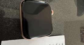 Good
													Apple Watch SE 1st Gen 44mm - Gold, A2352 - GPS, Aluminum, photo 3 of 8