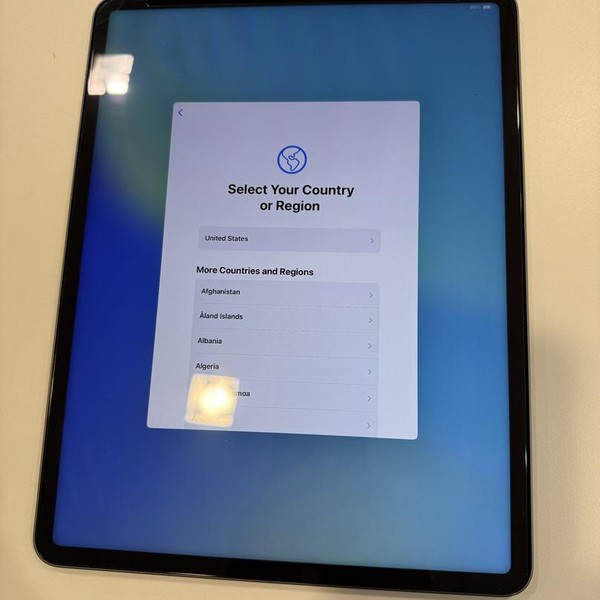 Apple iPad Pro 12.9 inch 6th Gen 2022 - Wi-Fi, 256 GB, Gray