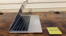 Good
													MacBook Air 2020 - 13" - Apple M1, Silver, 256 GB, 16 GB, photo 4 of 8