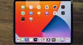Good
													Apple iPad Pro 12.9" 6th Gen 2022 - Unlocked, Gray, 1 TB, photo 2 of 15