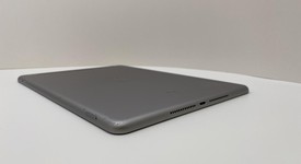 Good
													Apple iPad 6th Gen - Unlocked, Gray, 32 GB, A1954, photo 4 of 7