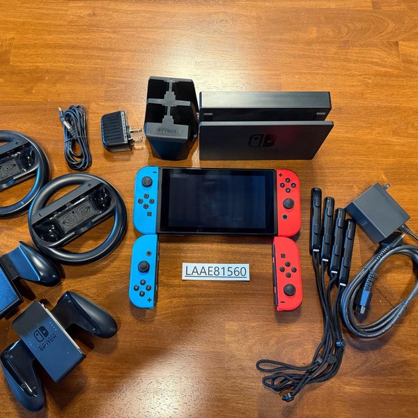 Nintendo Switch - 32 GB, Red & Blue, Mario Red & Blue Edition