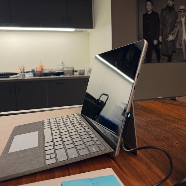 Microsoft Surface Pro 8 - 128 GB, Platinum, 8 GB, Intel Core i5