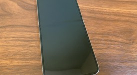 Good
													Samsung Galaxy Z Flip5 - Unlocked, Mint, 256 GB, 8 GB, SM-F731U1, photo 3 of 6